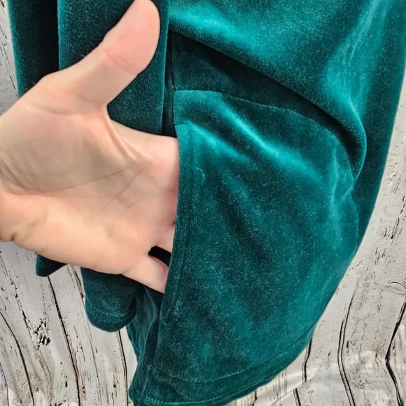 Women's XL Quacker Factory Keyhole Velour Tunic Rhinestone Holiday Blouse New wt - Picture 4 of 11